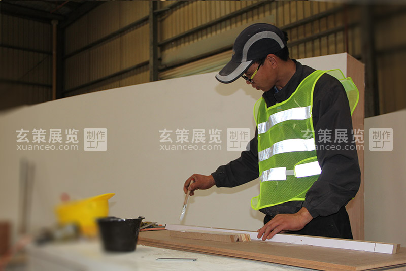 午夜福利在线播放展覽工廠工人